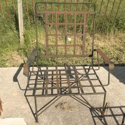 ENSEMBLE FAUTEUIL ET REPOSE...